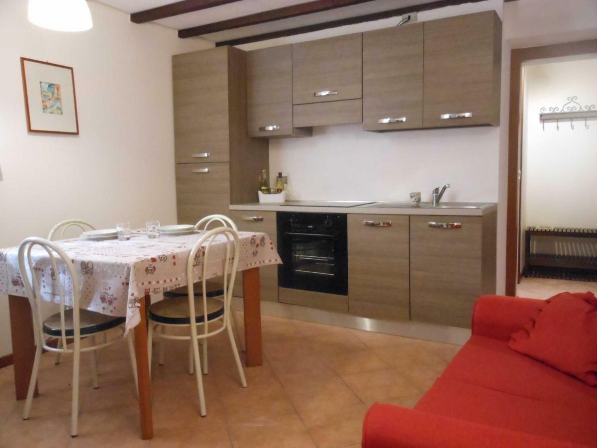 Il Vecchio Cortile Apartment Mandello del Lario Bagian luar foto